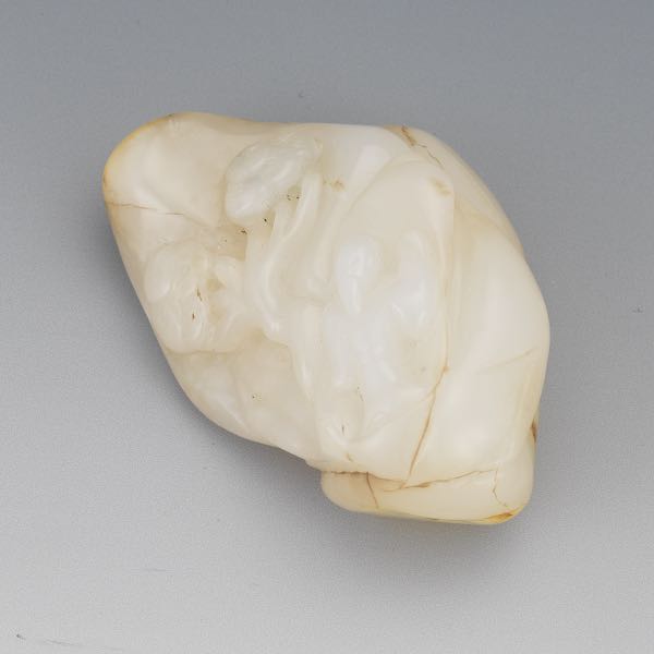 CHINESE CARVED JADE ORNAMENT 