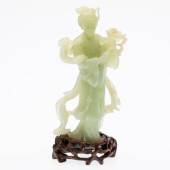 CHINESE CARVED JADEITE GUANYIN