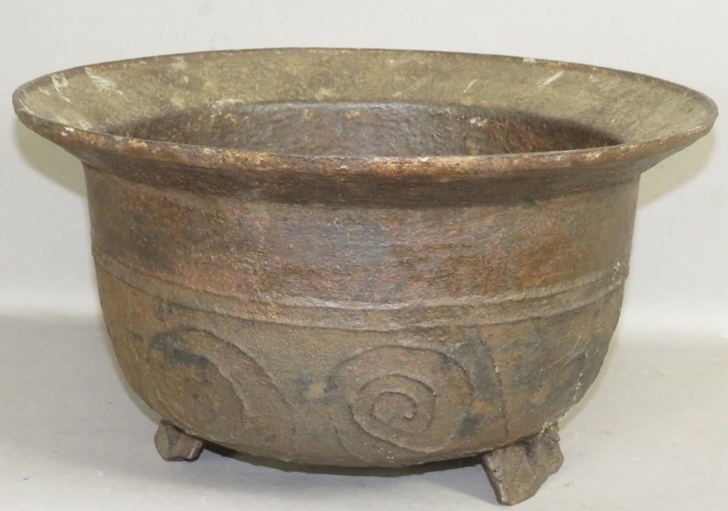 CHINESE CAST IRON BRAZIERca. 1700