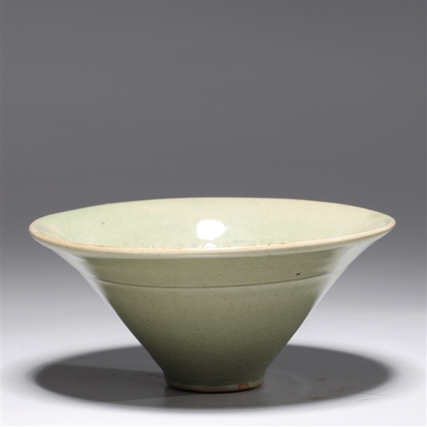 Chinese celadon glazed bowl with