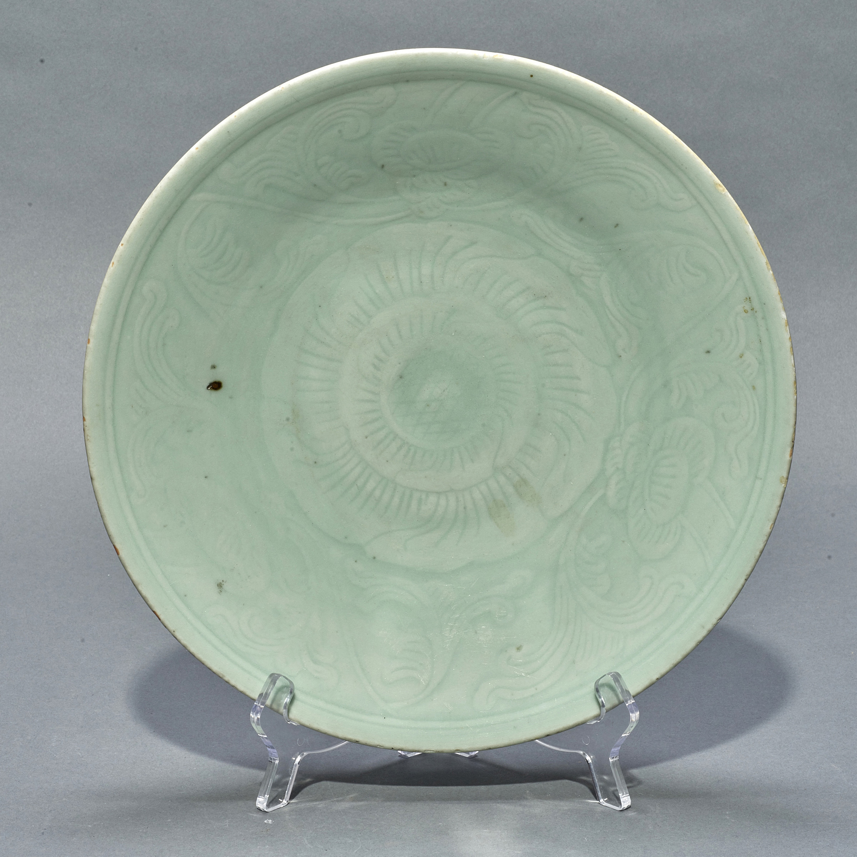 CHINESE CELADON GLAZED DISH Chinese