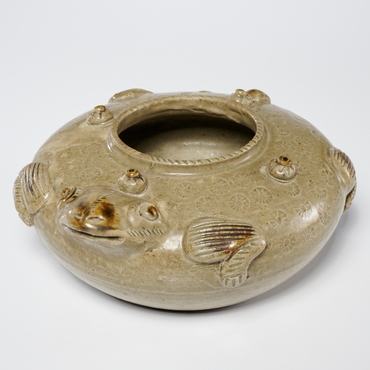 CHINESE CELADON GLAZED FROG WATER