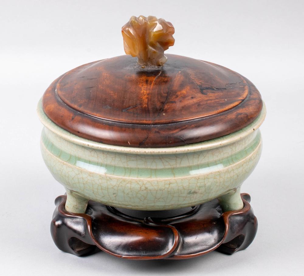 CHINESE CELADON-GLAZED TRIPOD