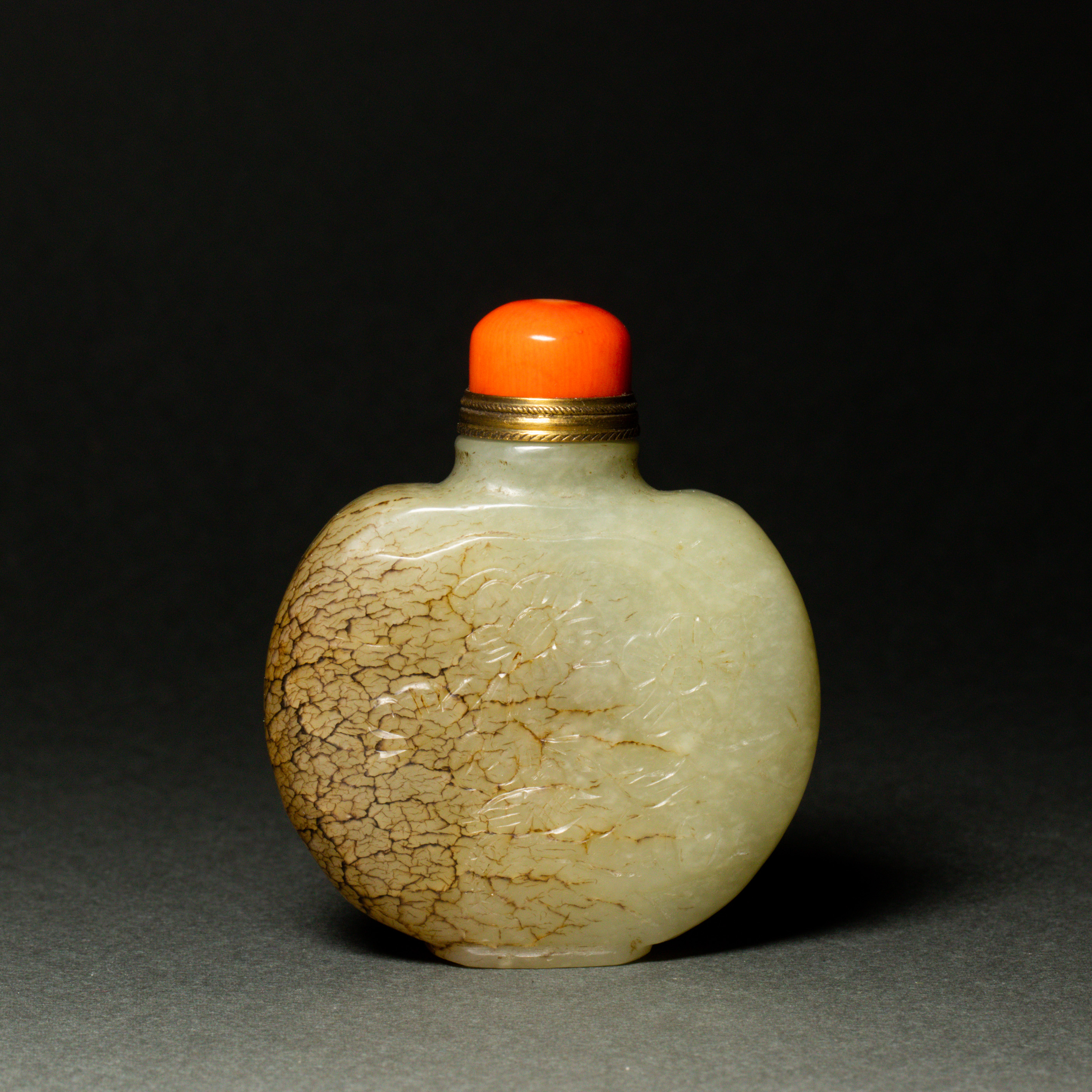 CHINESE CELADON JADE SNUFF BOTTLE