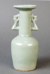 CHINESE CELADON MALLET VASE Ch