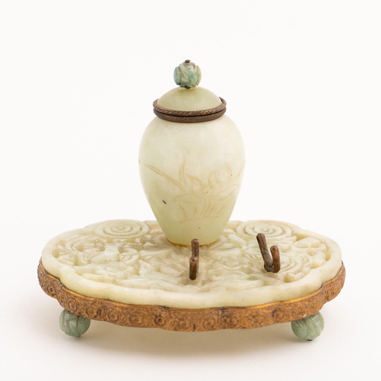 CHINESE CELADON NEPHRITE INKWELL