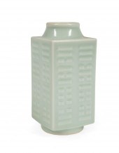 CHINESE CELADON PORCELAIN "TRI
