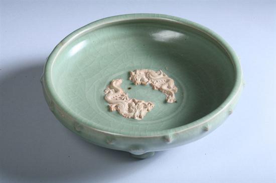 CHINESE CELADON PORCELAIN TRIPOD