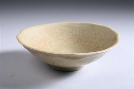 CHINESE CELADON STONEWARE BOWL