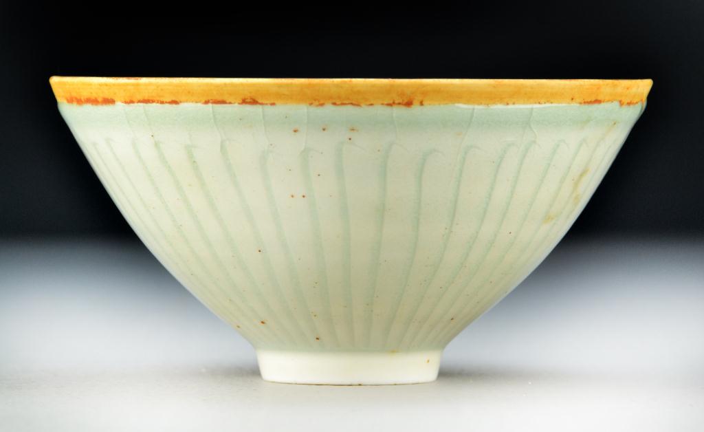 Chinese Celedon Porcelain BowlThe