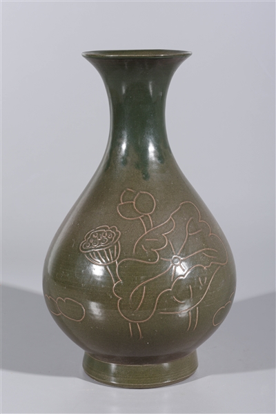 Chinese ceramic celadon glazed vase