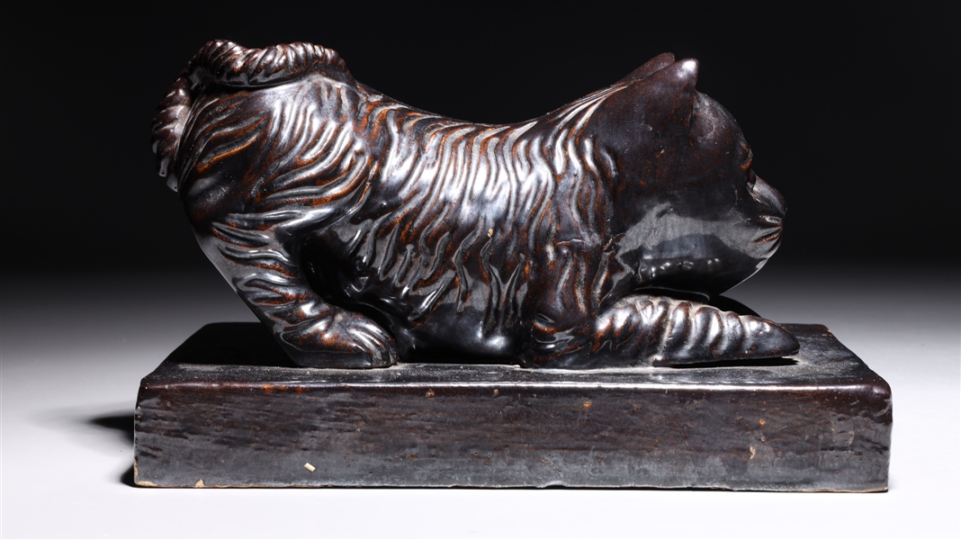Chinese ceramic Ming style cat