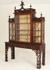 CHINESE CHIPPENDALE STYLE MAH.