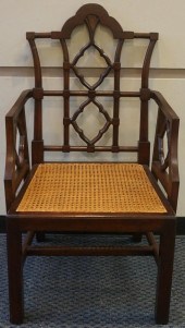 CHINESE CHIPPENDALE STYLE MAHO