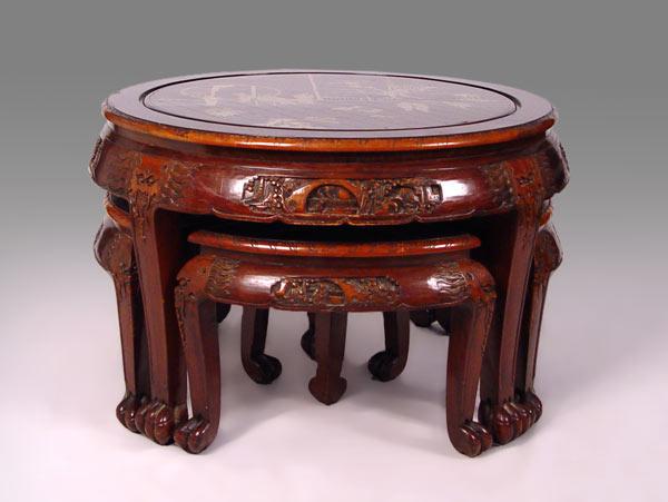 CHINESE CHOW TABLE WITH 4 STOOLS: