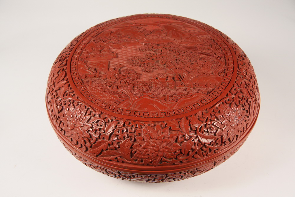 CHINESE CINNABAR BOX - Chinese