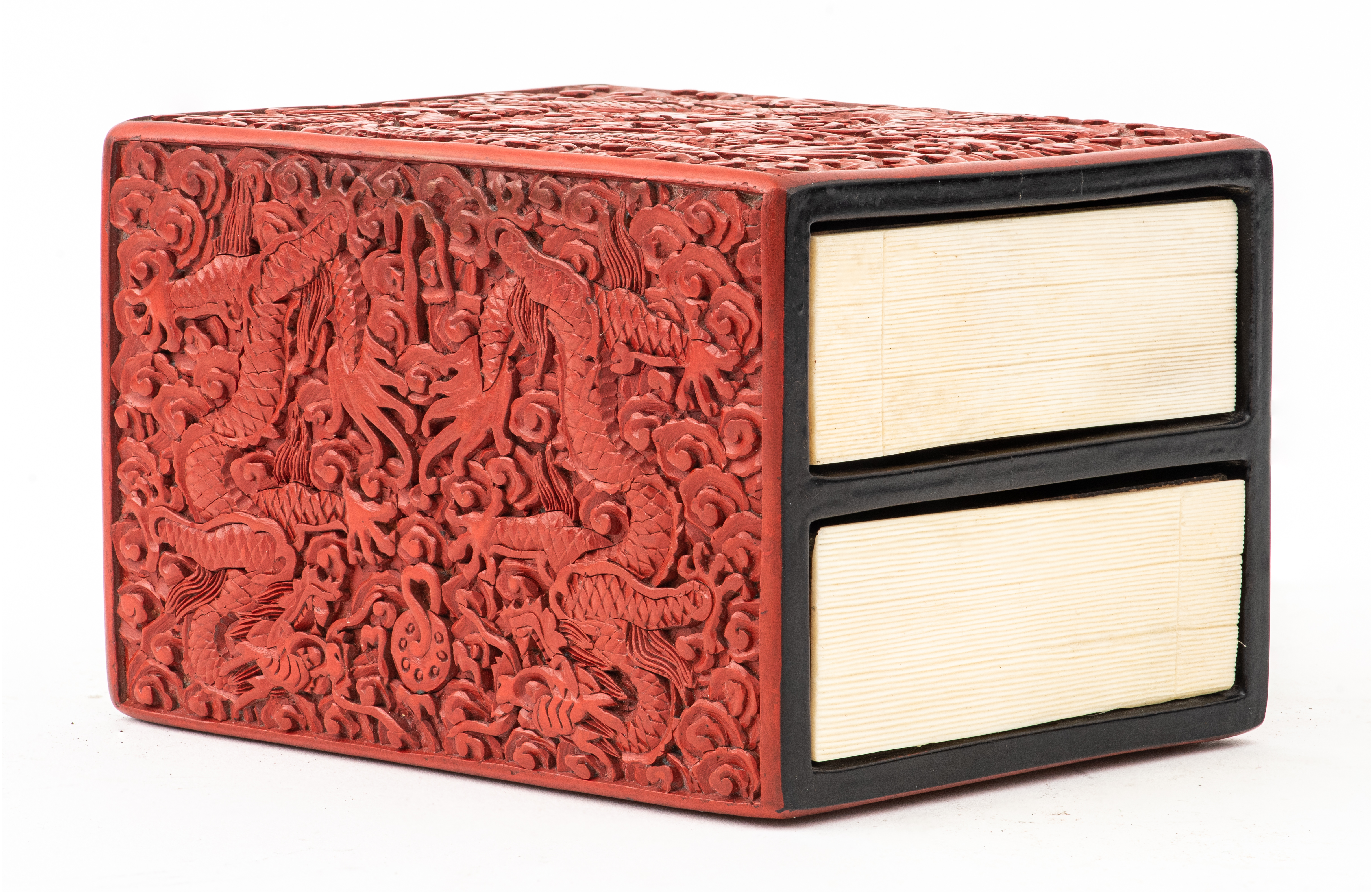 CHINESE CINNABAR DECORATIVE BOX