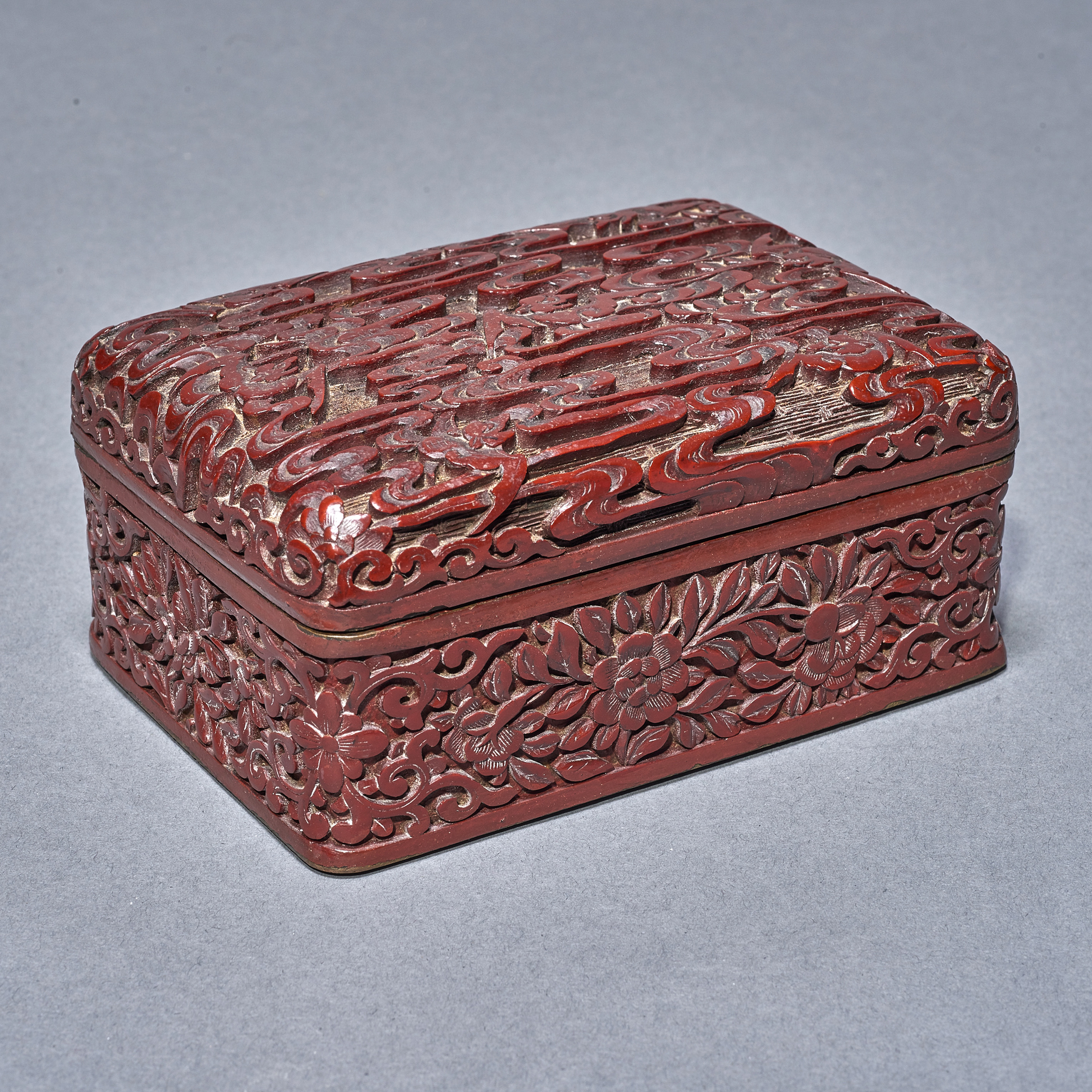 CHINESE CINNABAR LACQUER BOX