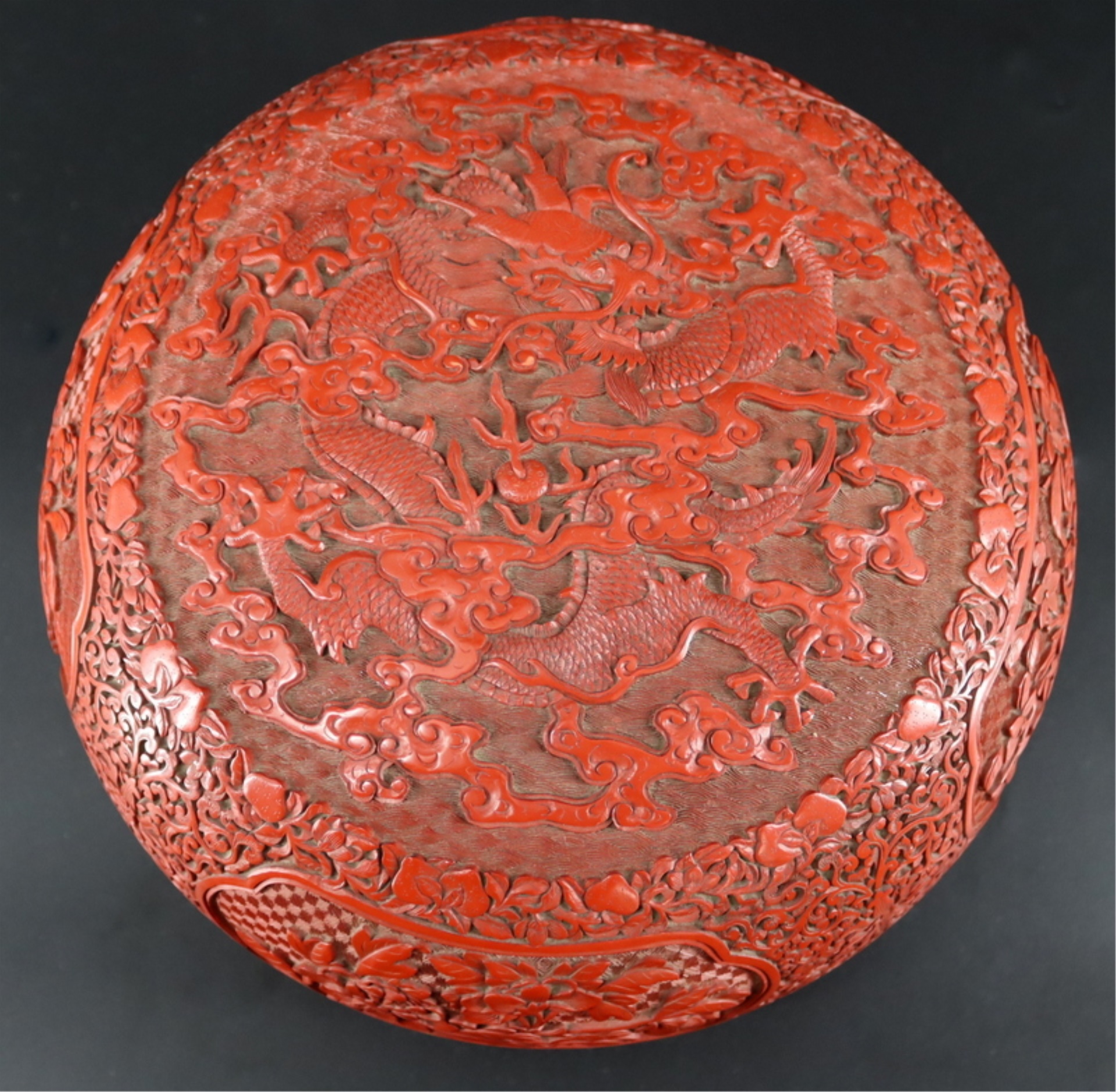 CHINESE CINNABAR LIDDED BOWL WITH