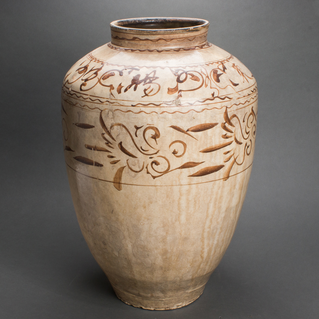 CHINESE CIZHOU GLAZED JAR Chinese