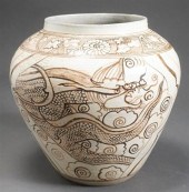 CHINESE CIZHOU JAR, H: 10 INCh