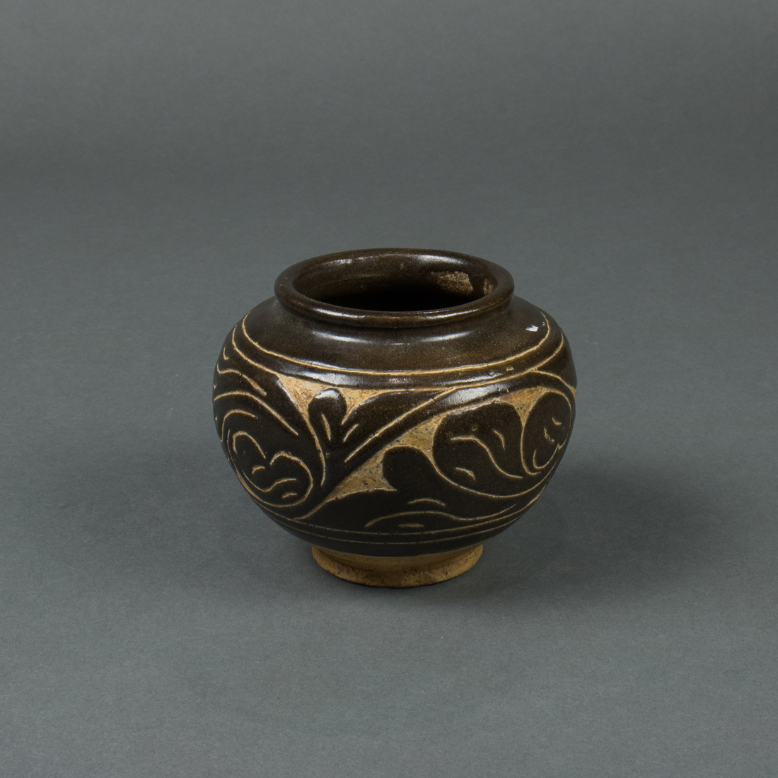 CHINESE CIZHOU WARE JAR Chinese