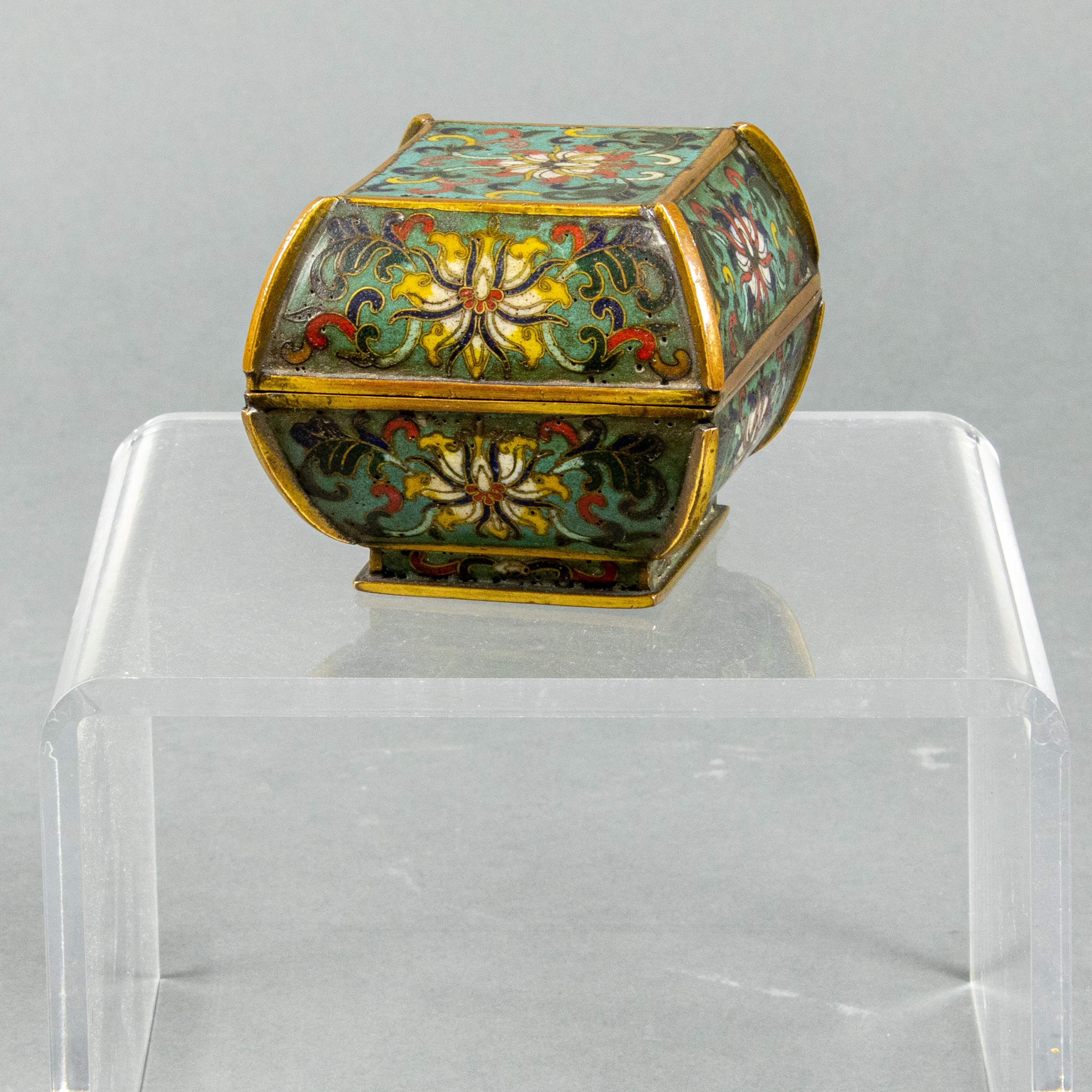 CHINESE CLOISONNE ENAMEL BOX AND