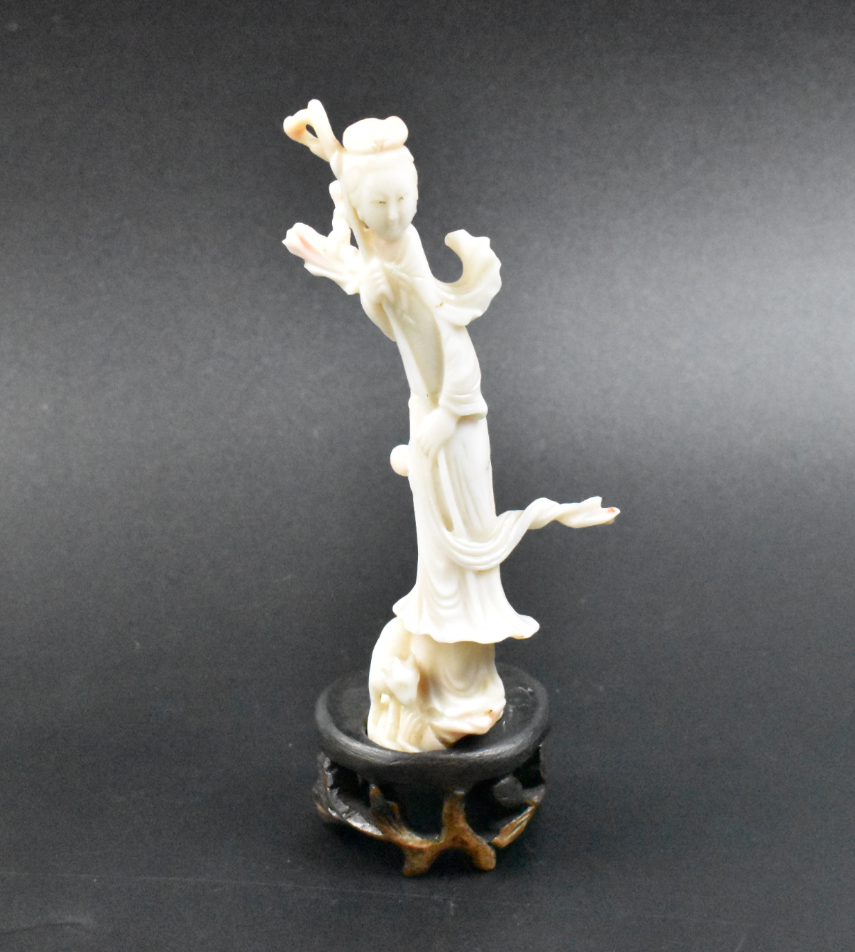 CHINESE CORAL CARVED LADY FIGURE ON