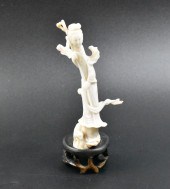 CHINESE CORAL CARVED LADY FIGU