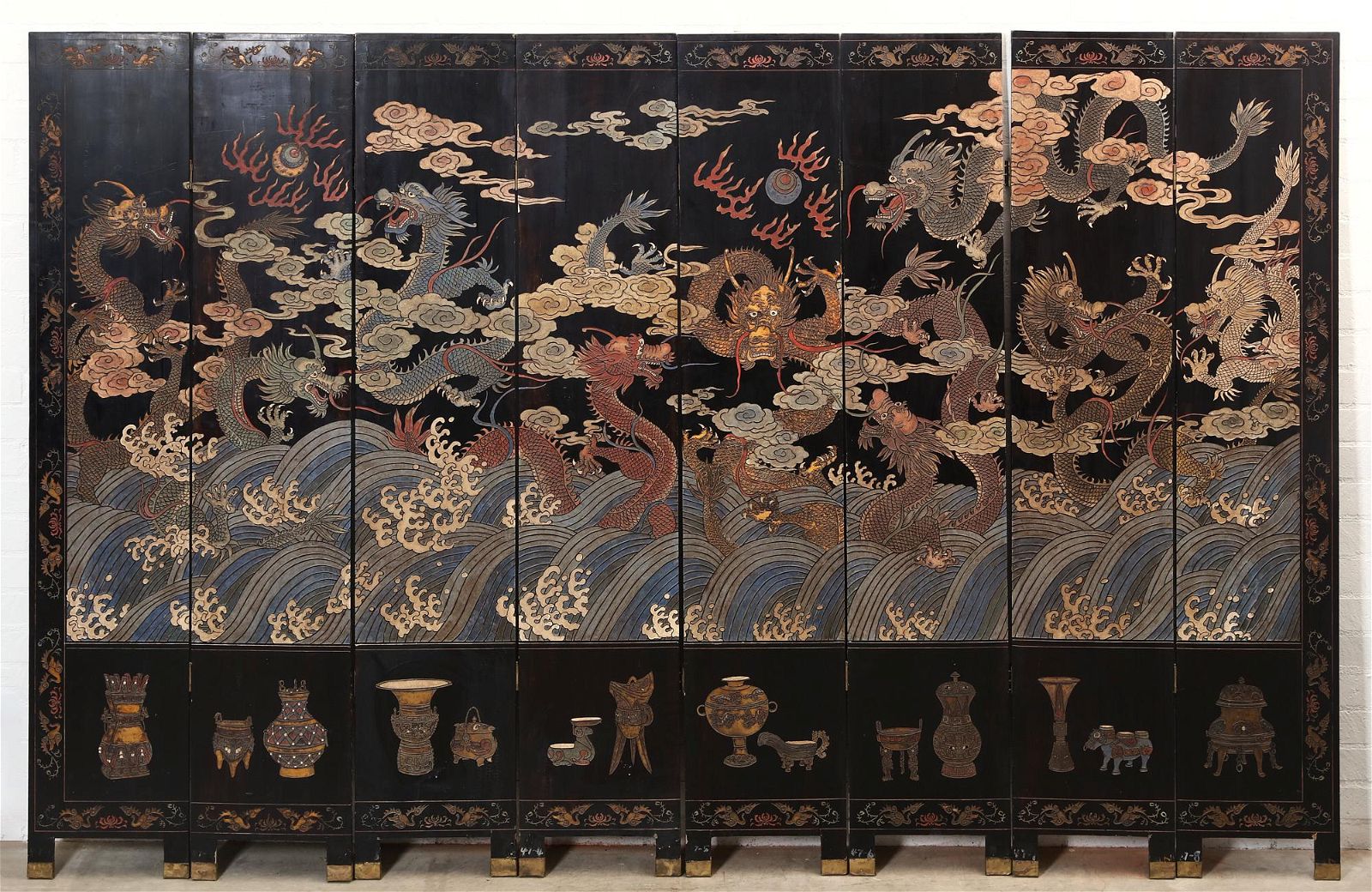 CHINESE COROMANDEL LACQUER EIGHT