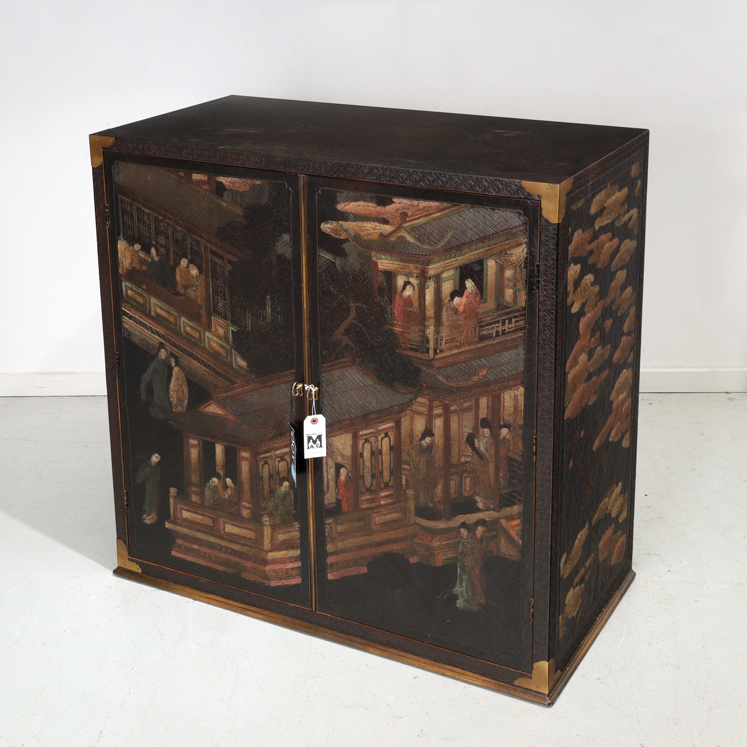 CHINESE COROMANDEL LACQUER STYLE