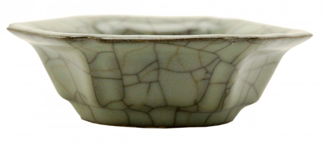 CHINESE CRACKLE GLAZE HEXAGON