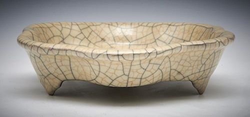 CHINESE CRACKLE GLAZED LOBED