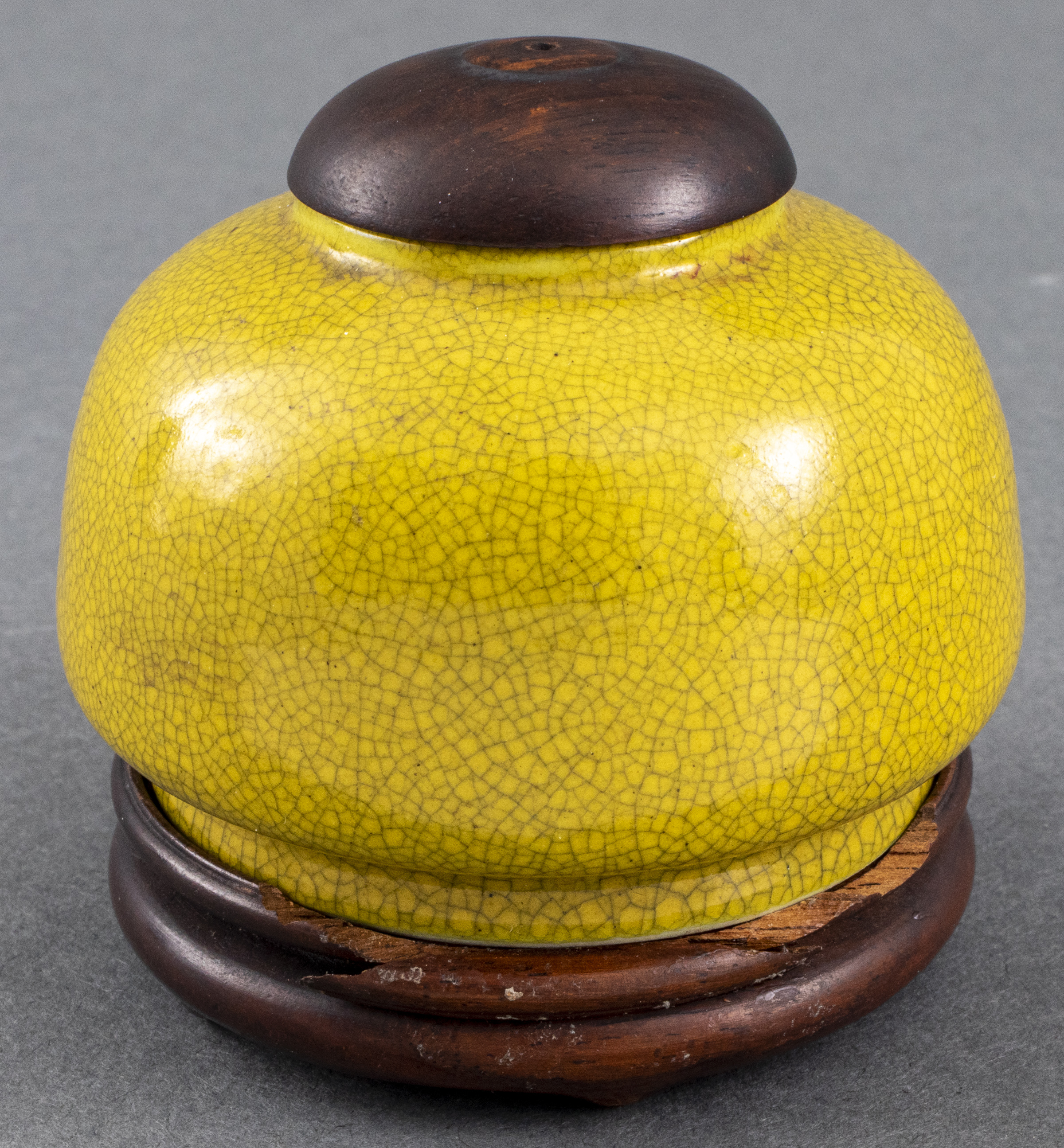 CHINESE CRACKLE-GLAZED POTTERY