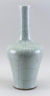 CHINESE CRACKLEWARE CELADON PO