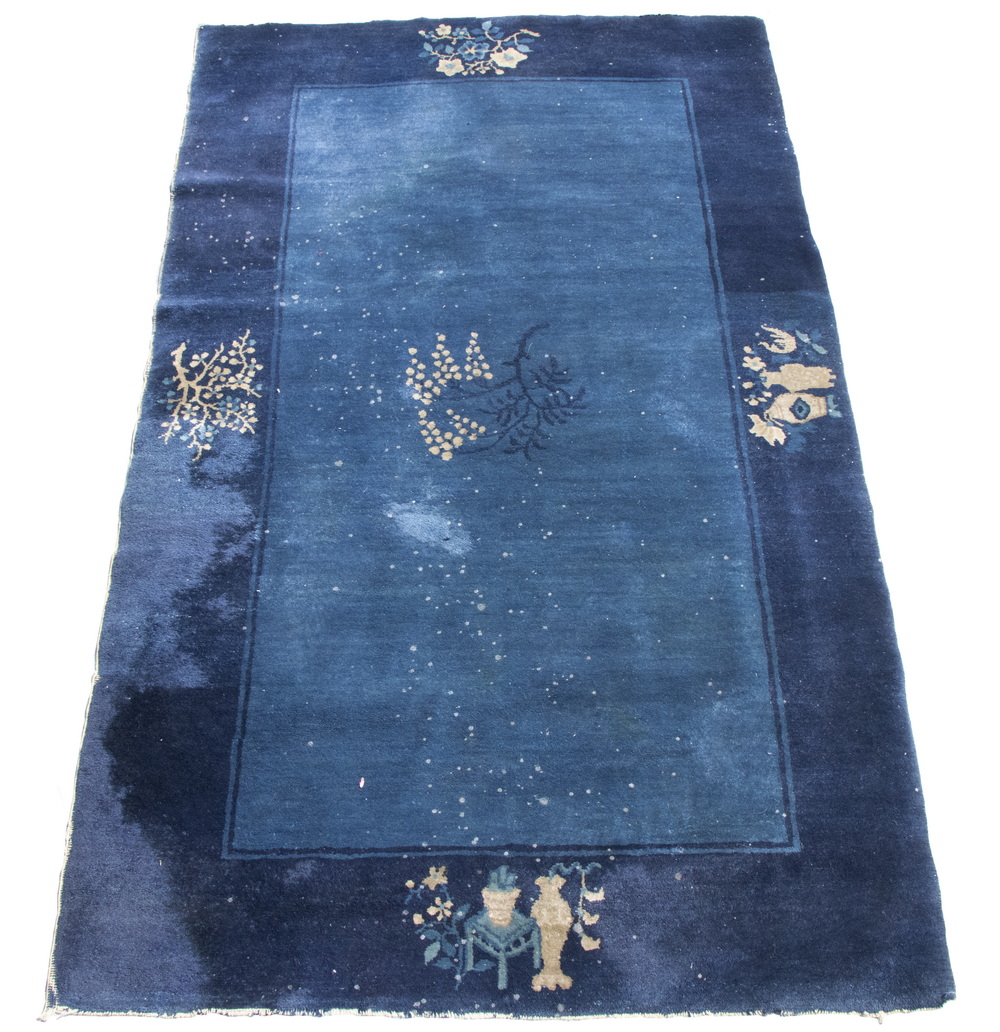 CHINESE DECO RUG (4' X 6'8")