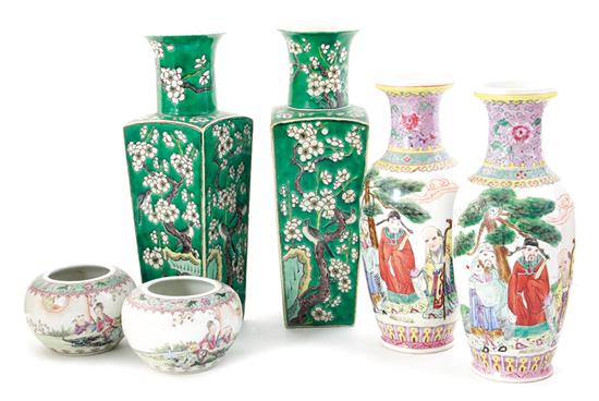 Chinese decorated porcelain vases