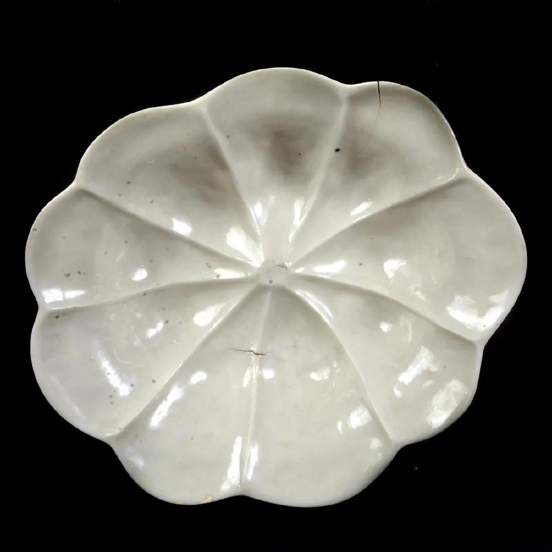 CHINESE DEHUA MOLDED LOTUS LEAF