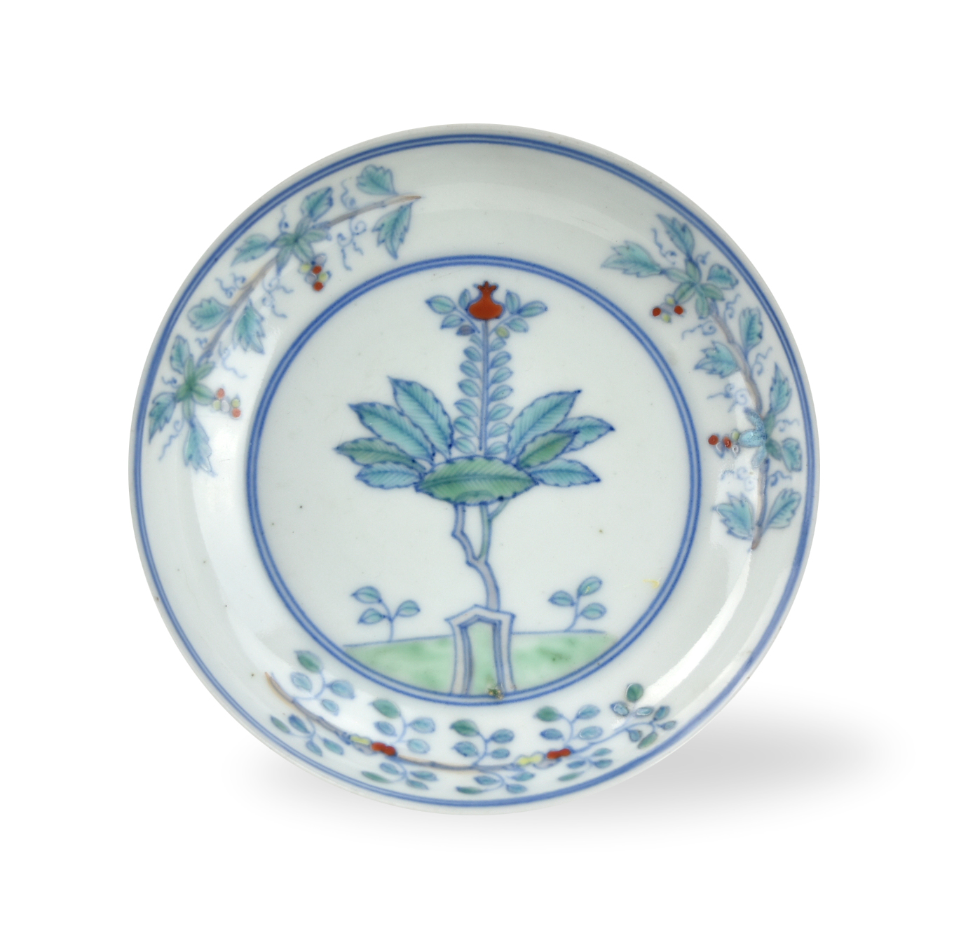 CHINESE DOUCAI GLAZED PLATE,