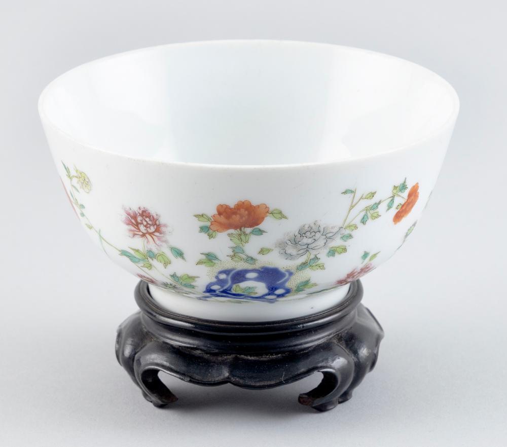 CHINESE DOUCAI PORCELAIN BOWL