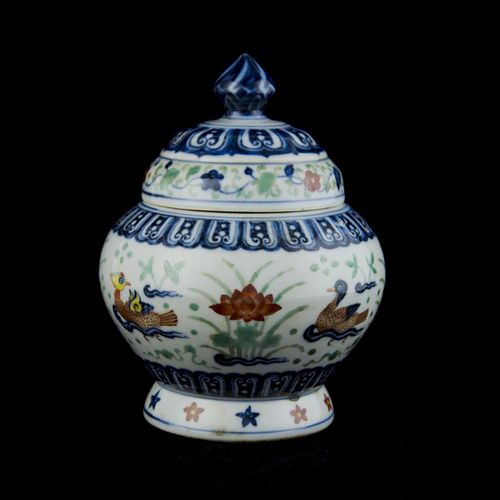 CHINESE DUCAI GLAZED PORCELAIN