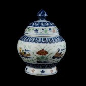 CHINESE DUCAI GLAZED PORCELAIN