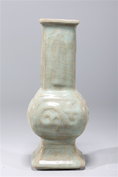 Chinese early style celadon crackle