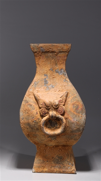 Chinese early style ceramic vase