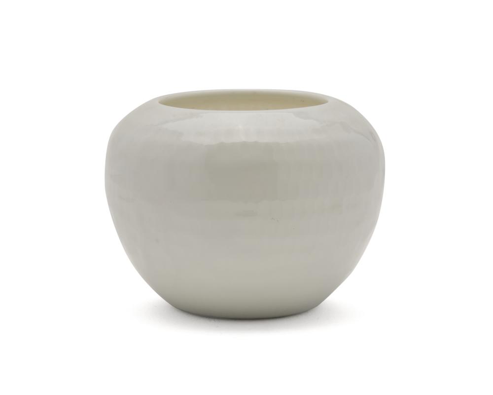CHINESE EGGSHELL COUPChinese
