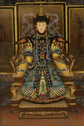 CHINESE EGLOMISE ANCESTOR PORT