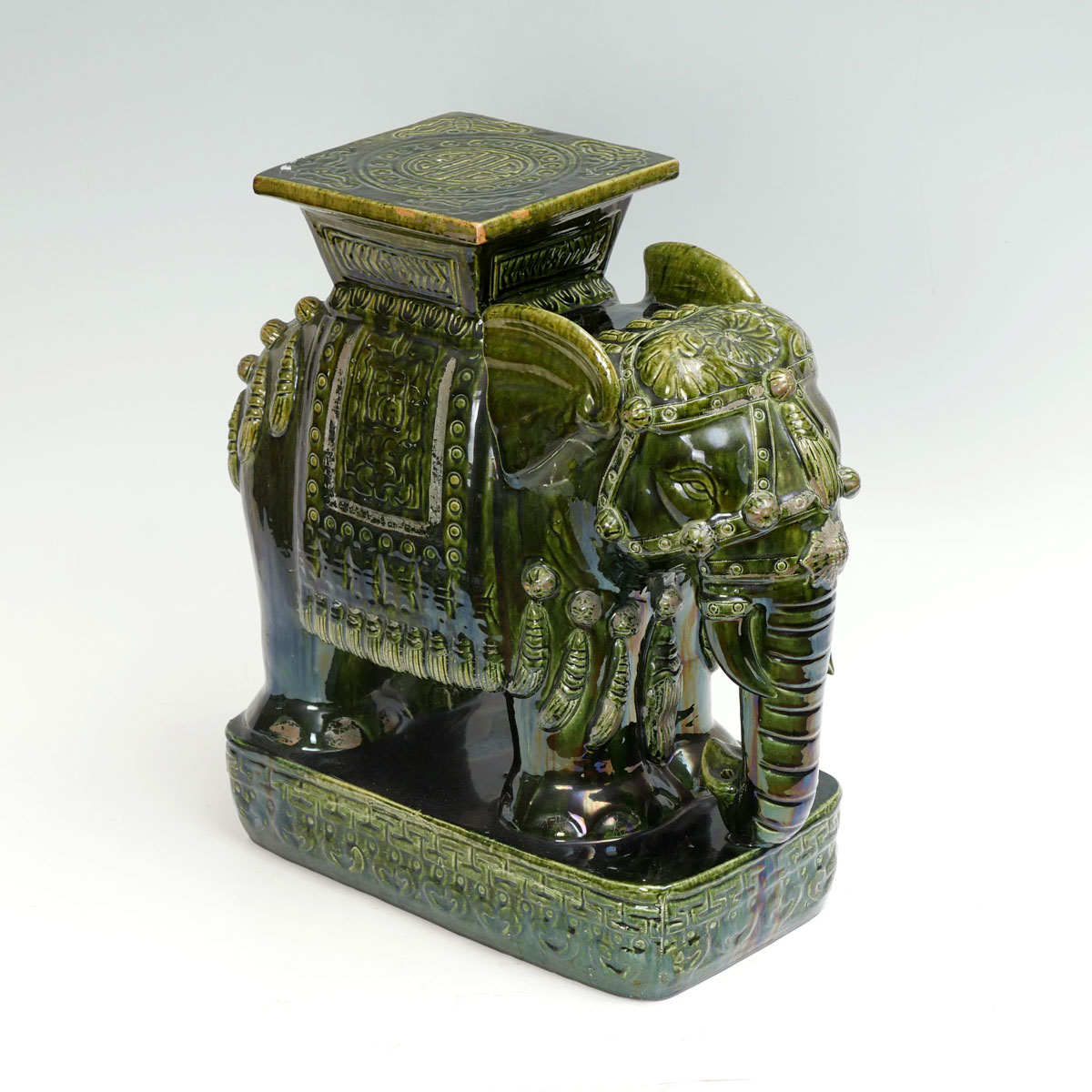CHINESE ELEPHANT FORM GARDEN