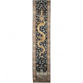 CHINESE EMBROIDERED 'DRAGON' P