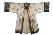 CHINESE EMBROIDERED SILK ROBE