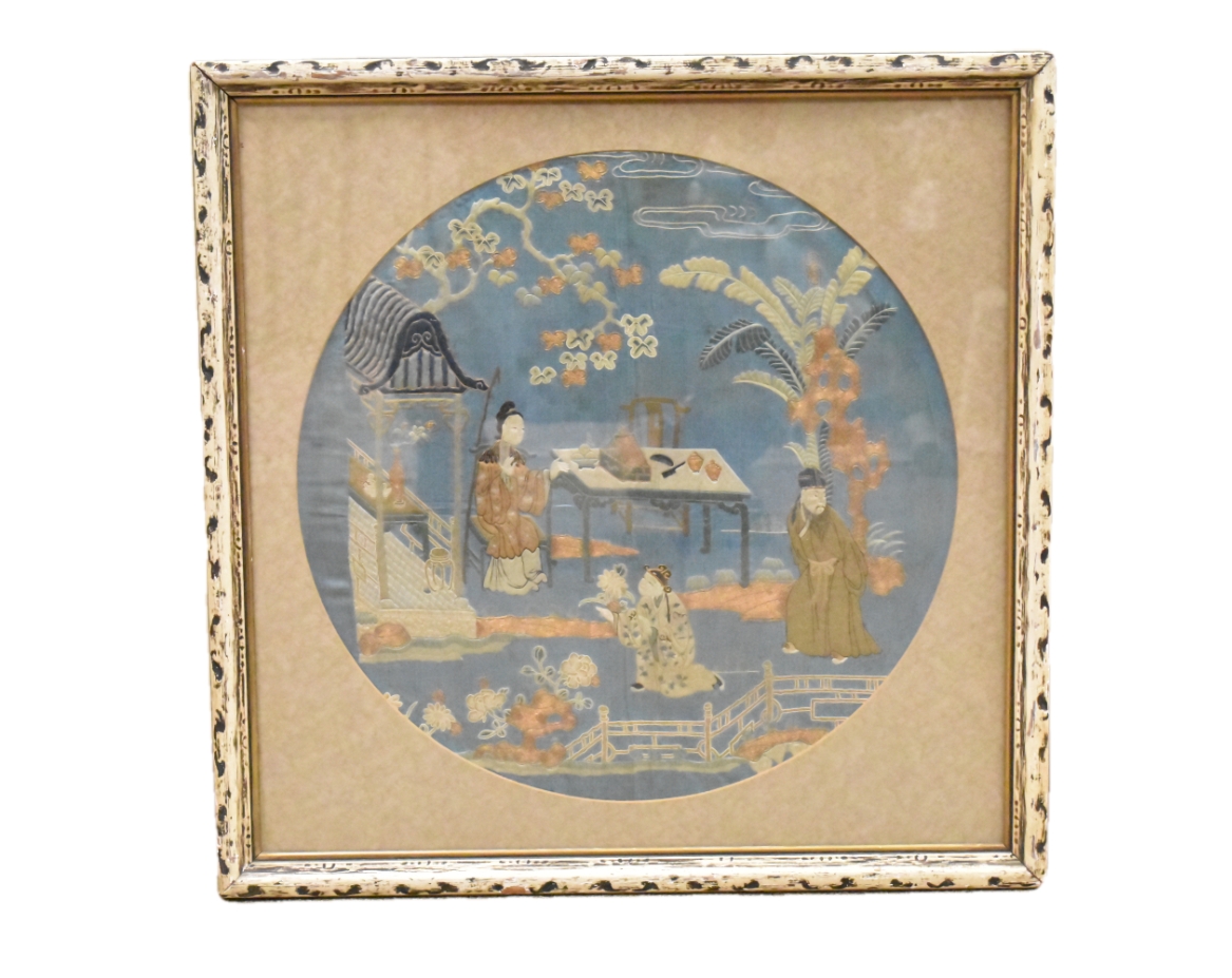 CHINESE EMBROIDERY OF FIGURES IN